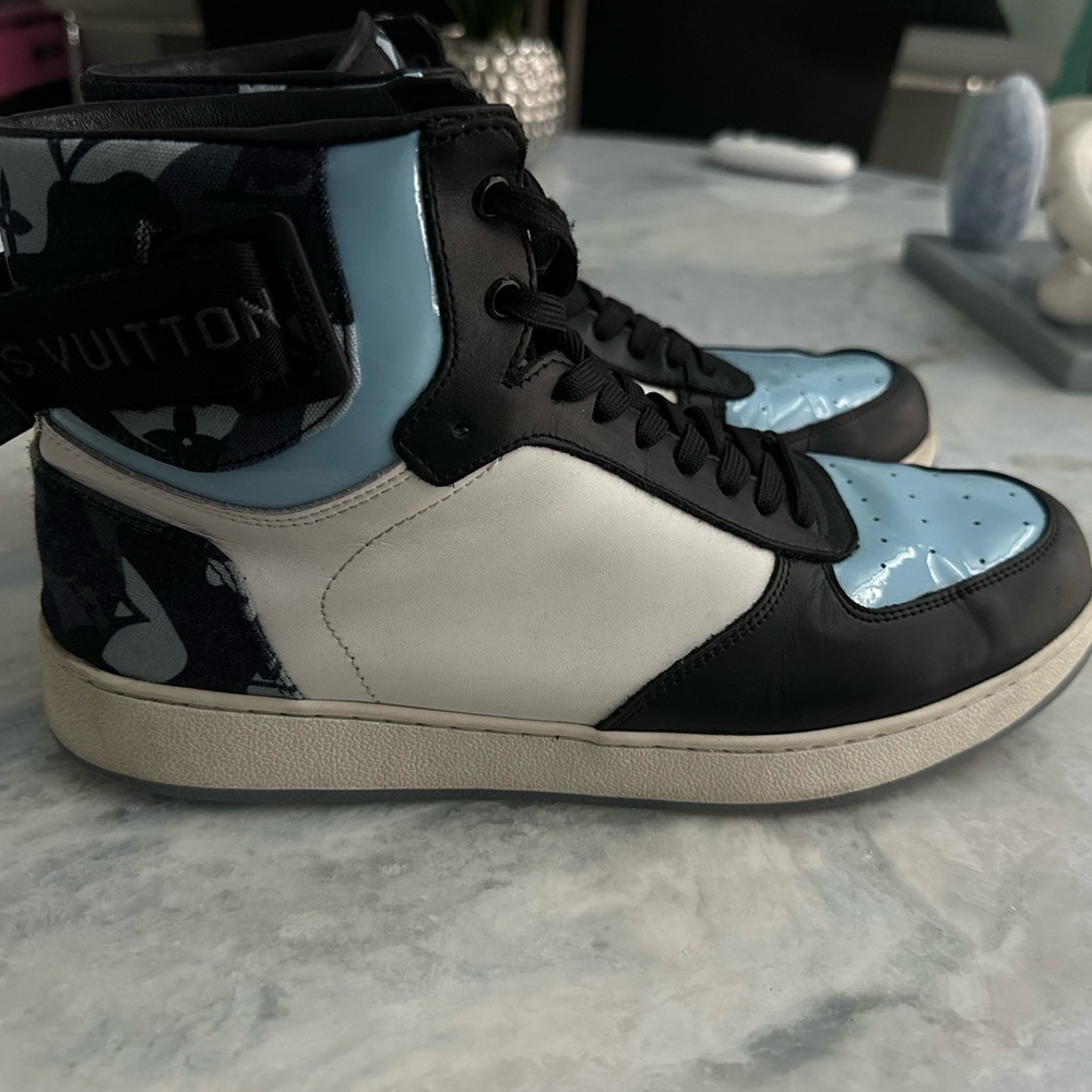 Louis Vuitton 

Leather/Monogram Rivoli Sneaker Boots Powder Blue/Black - Picture 3 of 6